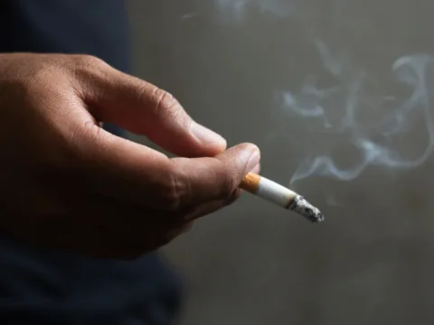 הסכנות בעישון סיגריות